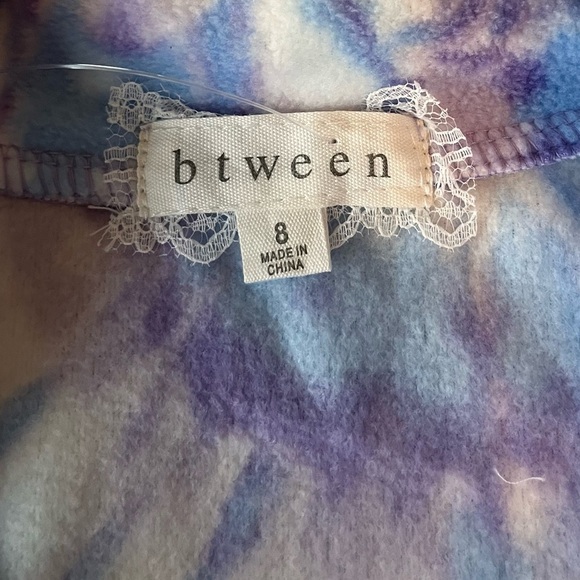NWT btween Girls’ Tie-Dye Fleece Pullover 8 - Picture 6 of 11